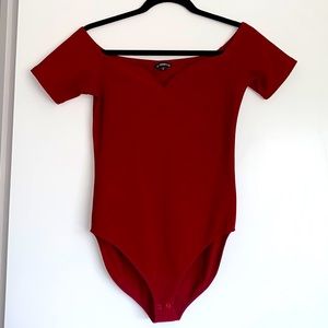 💸 Red V-neck bodysuit